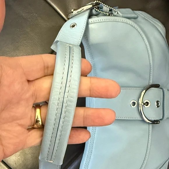 Coach Baby Blue Leather Shoulder Bag - Picture 7 of 16